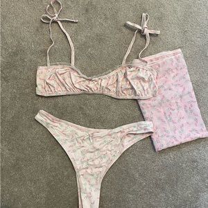 437 x That’s So Sabotage Bikini & Sarong Set